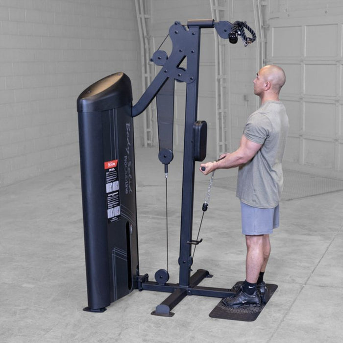 Body-Solid Pro Clubline Series 2 Bicep and Tricep Machine S2BTPX demo man bicep curl front